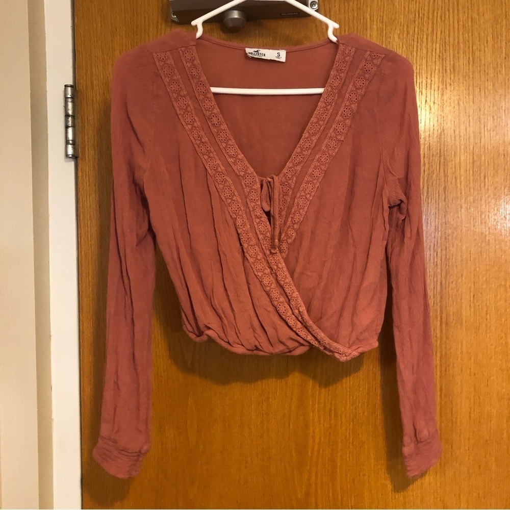 Hollister Long Sleeve Embroidered Wrap Crop Top Sz S - Picture 2 of 10